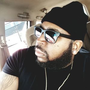 Meet your Posher, Derron